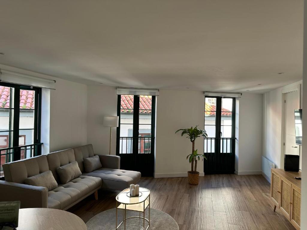 Apartamentos Urbanin II Plaza De San Pedro Cudillero Ngoại thất bức ảnh