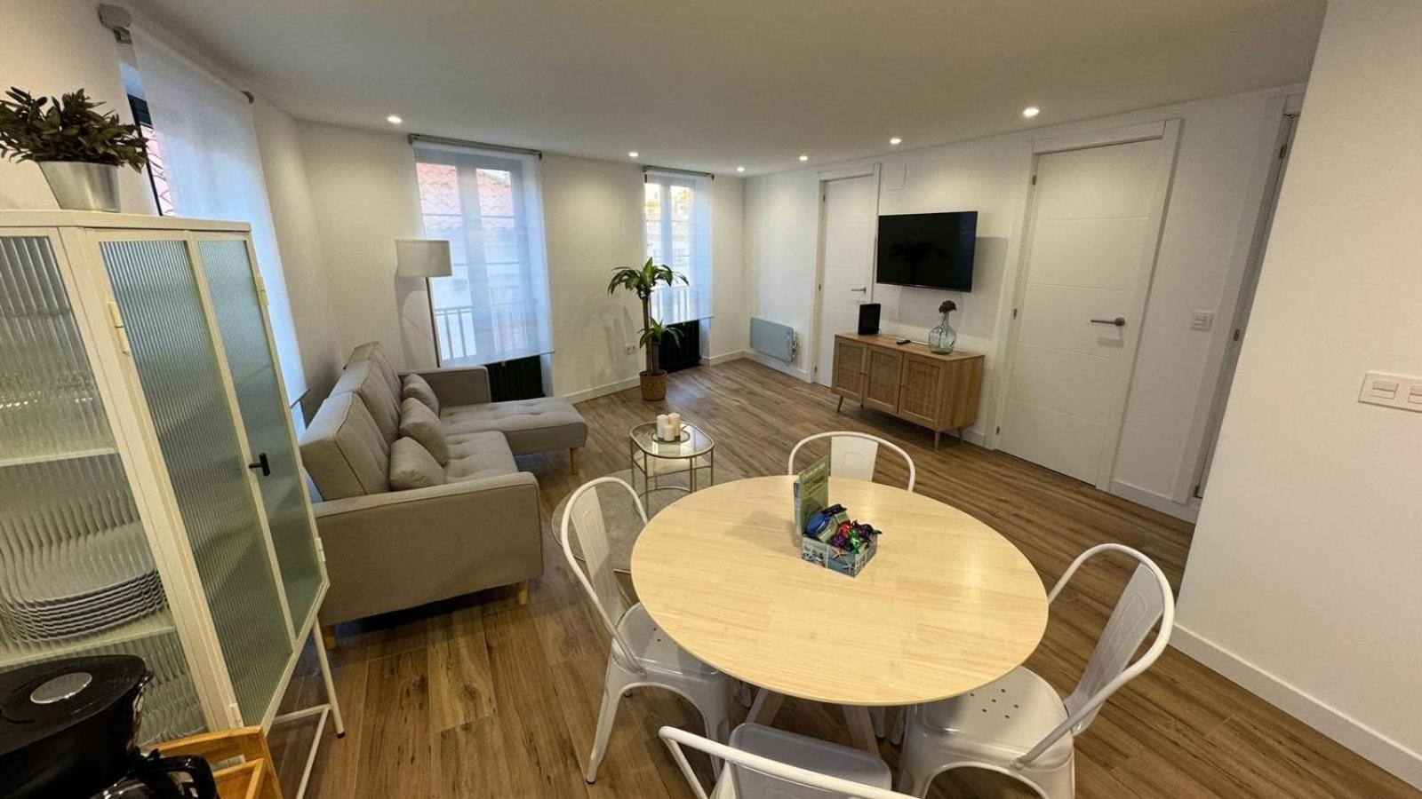Apartamentos Urbanin II Plaza De San Pedro Cudillero Ngoại thất bức ảnh